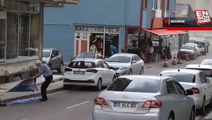 Erzurum’da fırtınanın kermes çadırını uçurduğu anlar