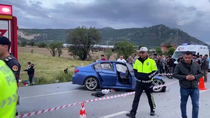 Burdur'da otomobiller kafa kafaya çarpıştı: 5 kişi öldü, 2'si ağır 5 yaralı