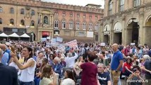 Bologna, protesta a La Repubblica delle idee dei 'no cemento'