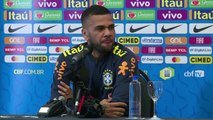 Prisión sin fianza para futbolista Dani Alves por presunta agresión sexual