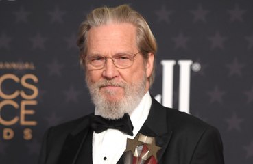 Jeff Bridges dedicates Critics Choice Lifetime Achievement to his late father: 'He's the reason I'm up here'
