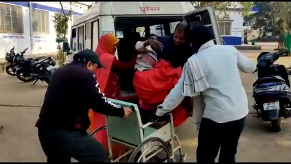 Download Video: Auto returning from Barbhan overturned near Kopra bridge, 6 injured