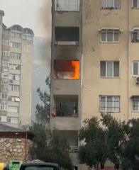 HATAY'DA APARTMANIN 3'ÜNCÜ KATINDA EV YANGINI