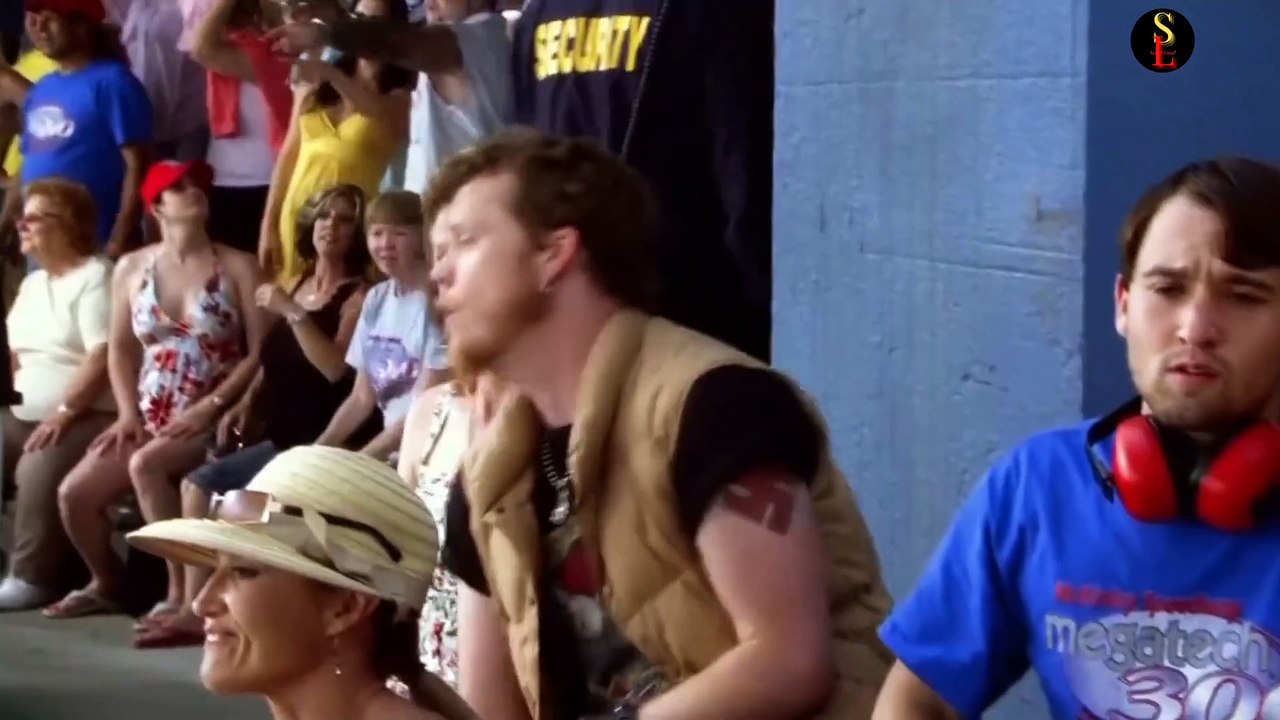 In the 2009 film Final Destination 4, Nick experiences a premonition of an auto race accident