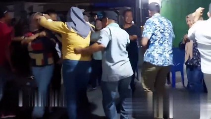 HEBOH.... !!!!. BAJU WARNA WARNI CANTIK DAN GOYANGANNYA