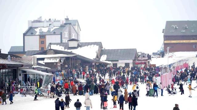 Erciyes hafta sonu 70 bin misafir ağırladı