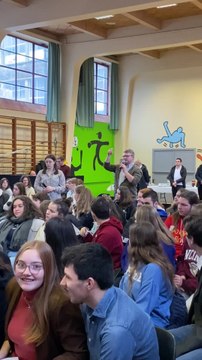 Chimay: visite d'Elio Di Rupo à l'athénée, rue de Noailles