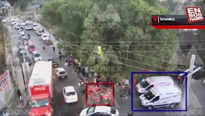 Meksika'da 2 araç uçuruma yuvarlandı