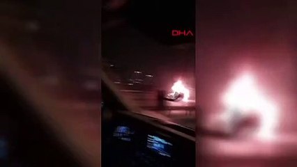 Yeni aldığı otomobil TEM’de seyir halindeyken yandı! Sürücü elleriyle söndürmeye çalıştı