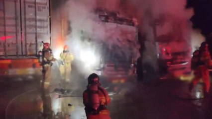 전주 완산구 주차된 트레일러에서 불...2억여 원 피해 / YTN