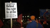 Cientos de personas protestan en Londres contra la ley de servicios mínimos