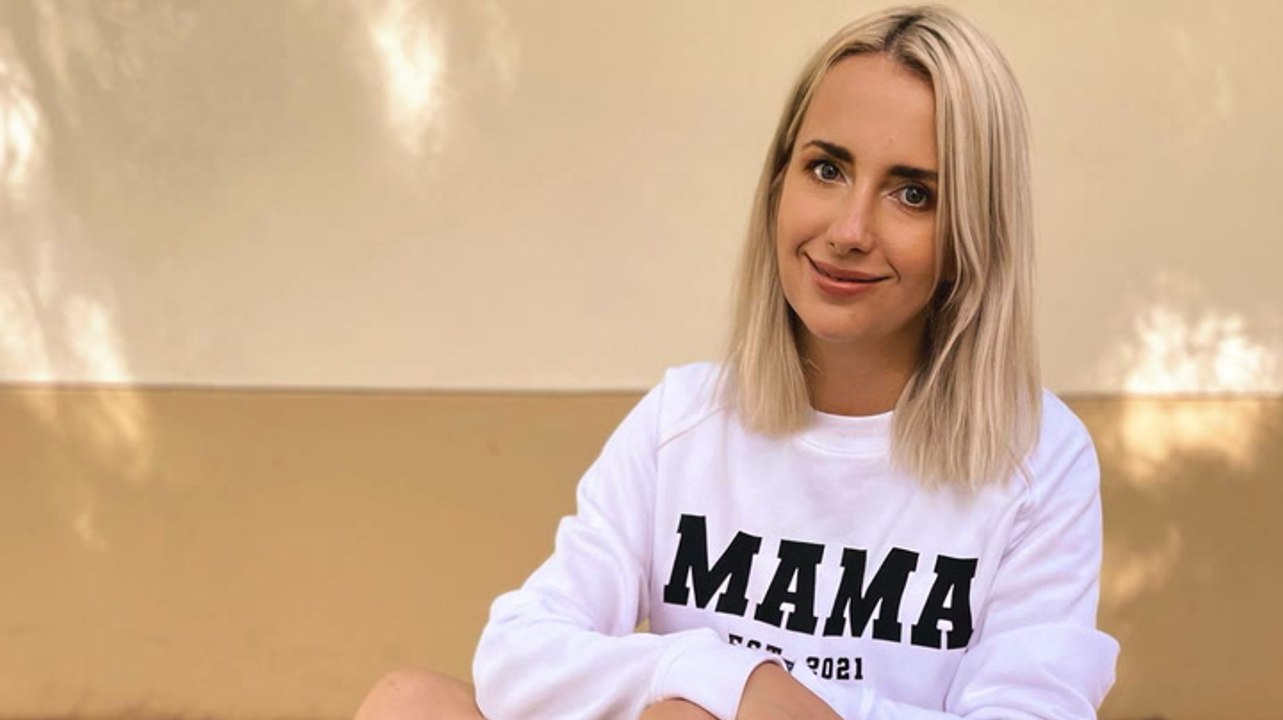 Anna Heiser zeigt Kaiserschnitt-Narbe und wehrt sich gegen Hate