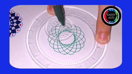 DRAWING a green atom with a spirograph. DIBUJANDO con espirógrafo un átomo verde.