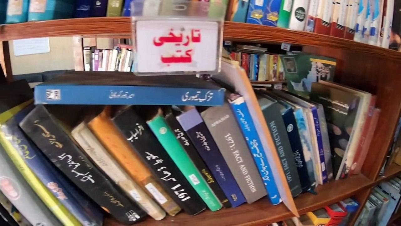 Library thrives in Pakistan's 'wild west' gun market town