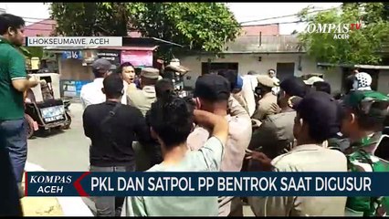 Pedagang Kaki Lima dan Satpol PP Bentrok Saat di Gusur
