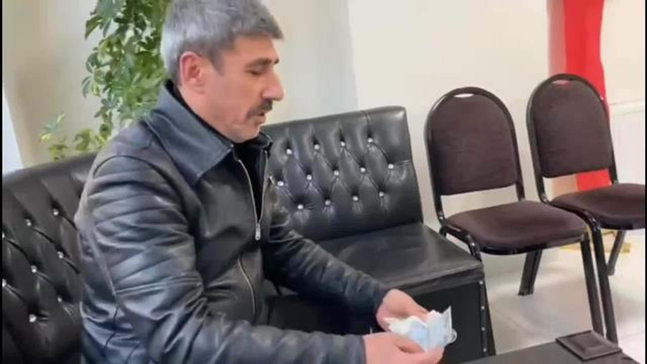 Elazığlı Kahveci: Hani 'Aç Adam Yok' Diyorlar ya Gelsinler Bakalım Var Mı, Yok mu?  Açın Kralı Var Ama Tok, Açın Halinden Anlamaz