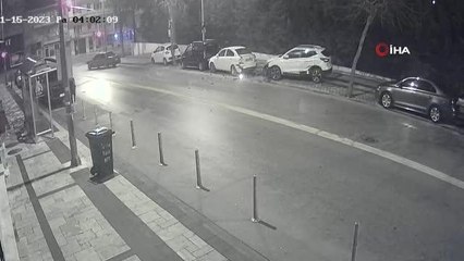 Park halindeki araçlara çarptılar, hiçbir şey olmamış gibi böyle gittiler