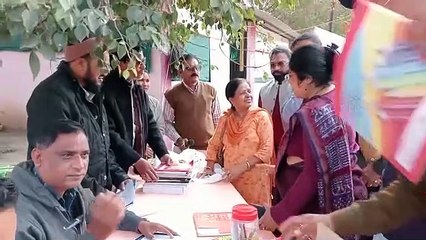 ये अनोखा आनंदम केन्द्र जहां मिलेंगे खिलौैने और स्टेशनरी