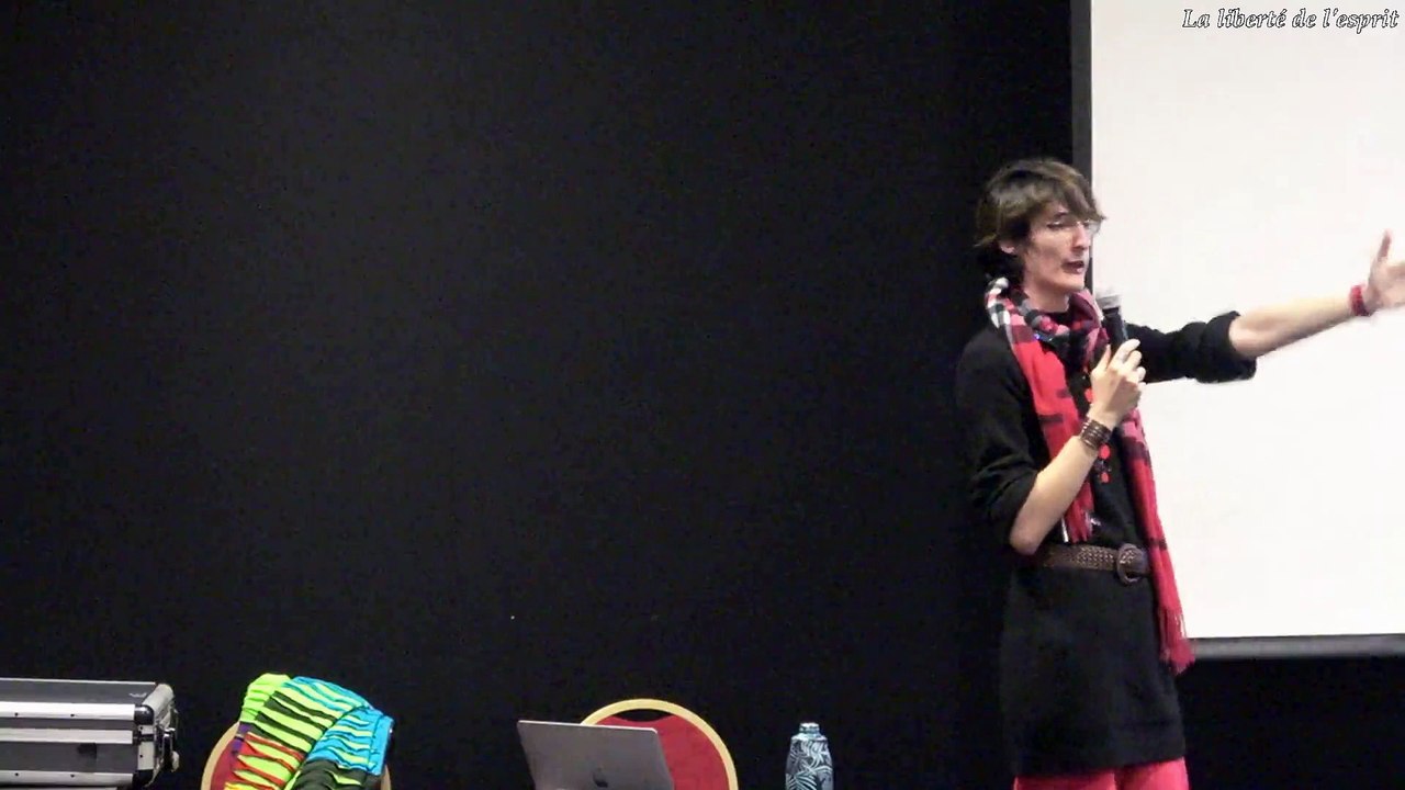 Gwen Pallares, maîtresse de conférences en didactique des sciences