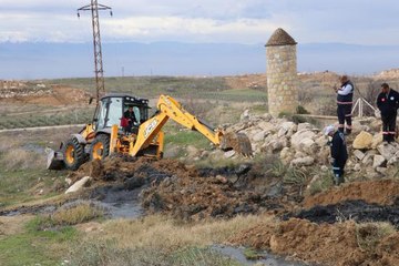 KAYIP MİNE, CİNAYET İHTİMALİYLE TELEFONUNDAN SON SİNYALİN ALINDIĞI MAHALLEDE ARANIYOR