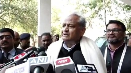 Video herunterladen: विपक्ष पर हमला, पायलट पर पलटवार, जानें Paper Leak Case पर क्या बोले सीएम गहलोत