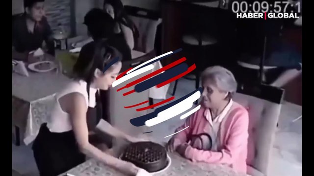 Doğum gününü yalnız kutlayan kadına, 'duygulandıran kutlama'