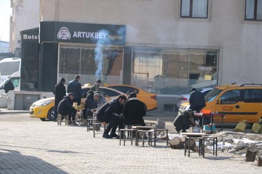 GEÇEN YIL 1 METRE KARIN OLDUĞU YÜKSEKOVA'DA YAZDAN KALMA GÜNLER