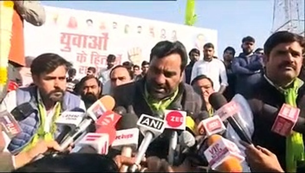 पेपर लीक मामलों की सीबीआई जांच को लेकर रालोपा का प्रदर्शन, सिविल लाइन फाटक पर पुलिस से धक्का-मुक्की