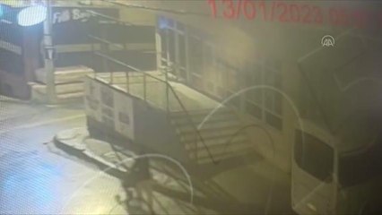 Bir iş yerinden çelik kasa çalan 3 zanlı yakalandı