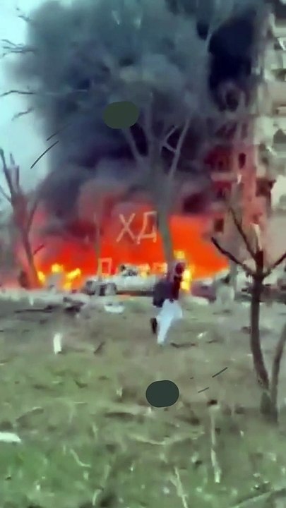 Savaşın Acı Görüntüsü! Rusya Vurdu O Harabeden Kurtarılmayı Bekledi #shorts #rusya #ukrayna #savaş