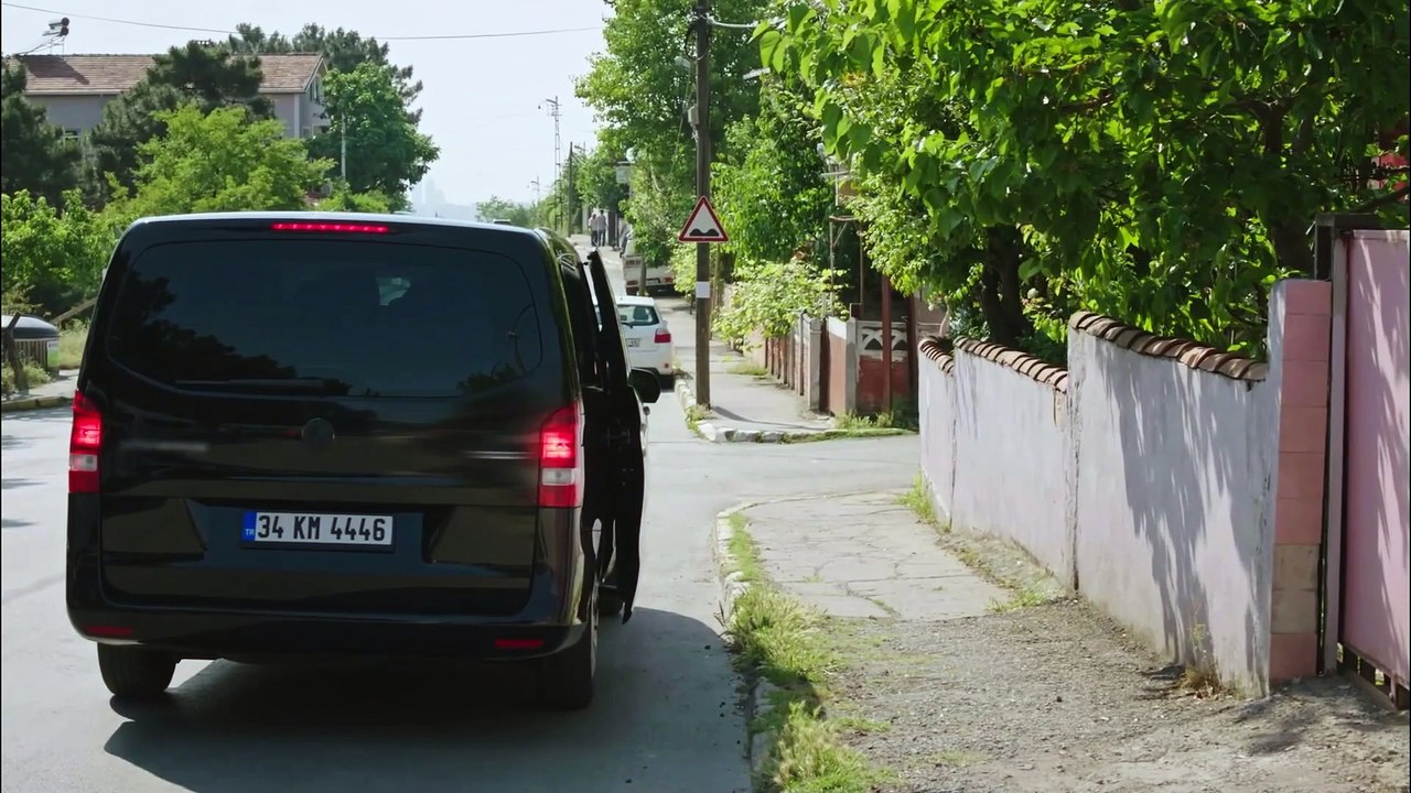 Mrs. Fazilet And Her Daughter in Hindi Subtitle Episode 36 | Fazilet Hanım ve Kızları