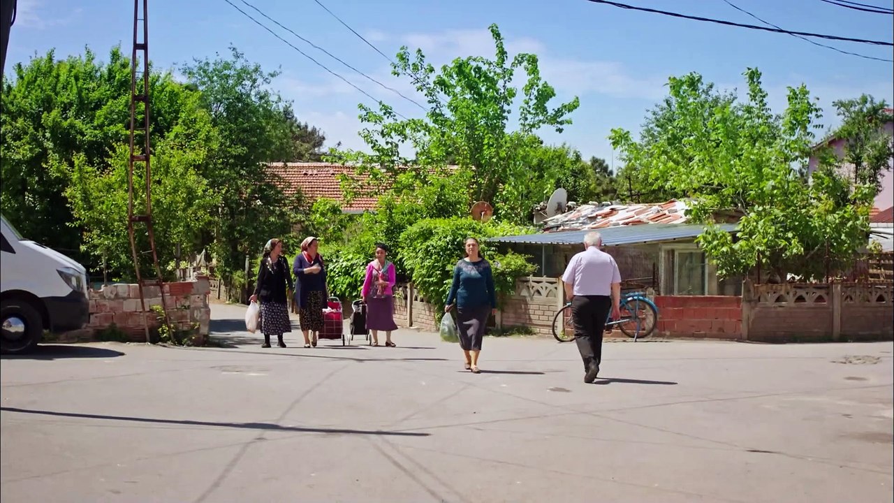 Mrs. Fazilet And Her Daughter in Hindi Subtitle Episode 31 | Fazilet Hanım ve Kızları