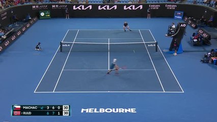 Machac wins stunning rally against Ruud in Australian Open clash