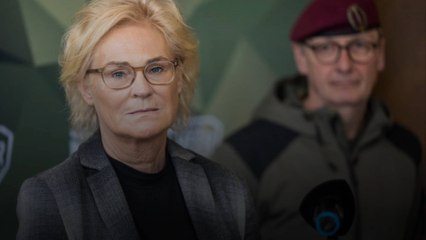 La ministre allemande de la Défense, Christine Lambrecht, demande sa démission