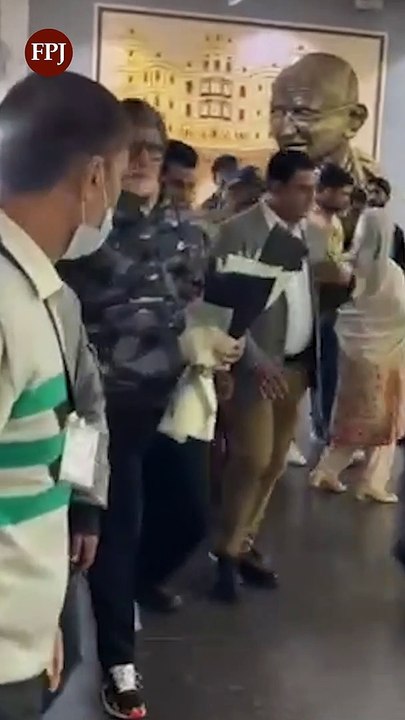 'Naukri se nikaal dena chahiye': Jaya Bachchan lashes out at paps at Indore airport
