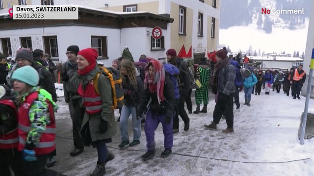 Ativistas climáticos protestam contra elites de Davos