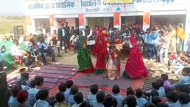 video-समारोह में प्रतिभाओं का किया सम्मान वार्षिकोत्सव में भामाशाहों ने विद्यालय विकास के लिए दिया दान