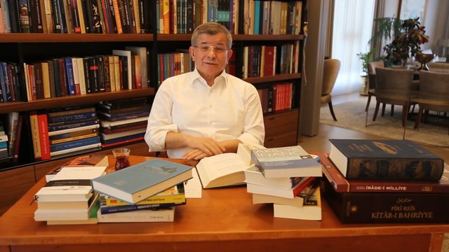 Davutoğlu’ndan Erdoğan’a ‘profesör’ yanıtı: Ulaşamadığınız ve ulaşamayacağınız niteliklere niye düşmansınız?