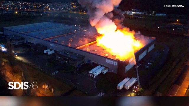 Пожар на складе с литиевыми батареями