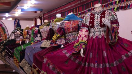 بأوامر طالبان.. مجسماتُ عارضاتِ الأزياءٍ إما مقطوعةَ الرأس أو مغطاةً في أفغانستان