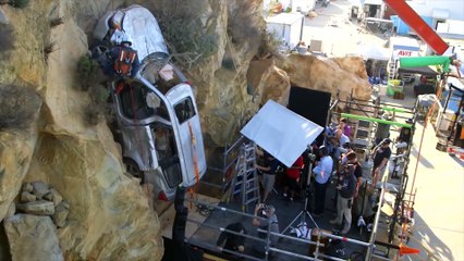 SAN ANDREAS - B-Roll (2015) Dwayne Johnson