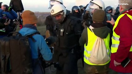 Protest in Lützerath: Greta Thunberg von der Polizei weggetragen