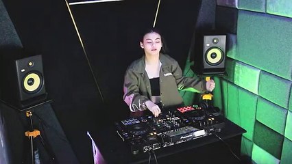 (Music Video Official) DJ baby chia on dance party time