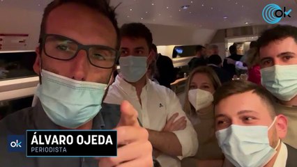 Álvaro Ojeda en el AVE atrapado junto a Juanma Moreno: “Este es el simulador de trenes extremeños”