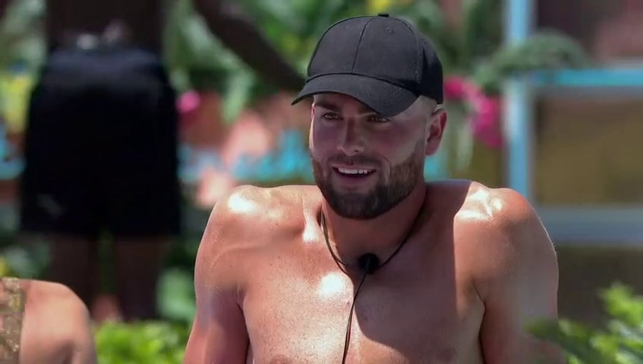 Love Island UK S9E02