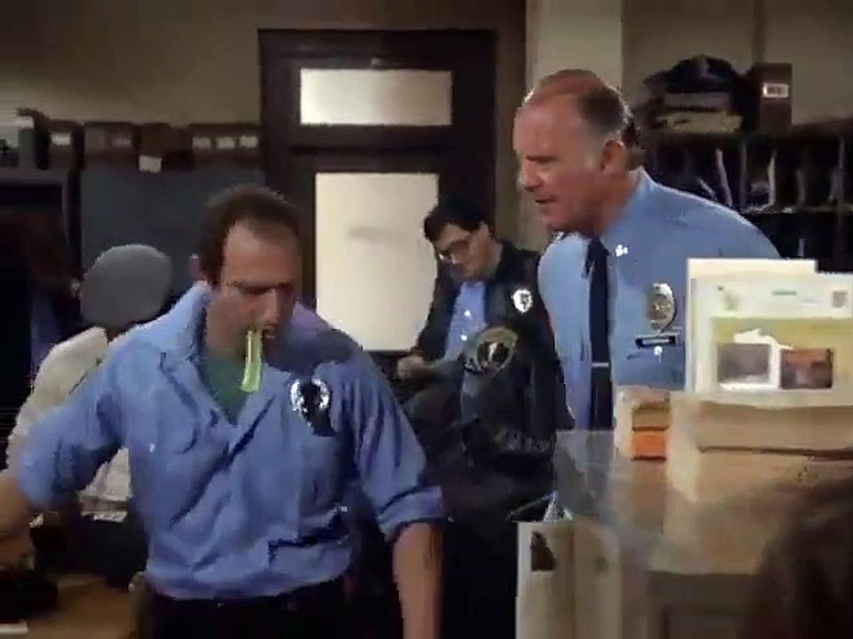 Hill Street Blues - Se1 - Ep10 - Gatorbait HD Watch