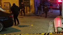 İSTANBUL-KAĞITHANE'DE MASKELİ KİŞİLERDEN KIRAATHANEYE SİLAHLI SALDIRI: 3 KİŞİ YARALANDI