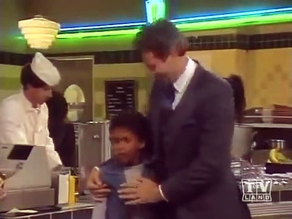 Night Court - Se3 - Ep04 - Mac and Quon Le - No Reservations. HD Watch