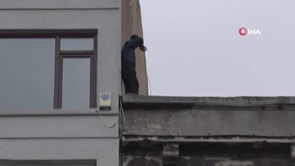 İstanbul'da tarihi pasajda intihar girişimi: Canlı yayın için adeta yarıştılar
