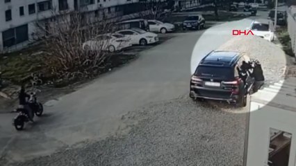 İstanbul'da bankadan çıkanları gasbeden şüpheliler kamerada